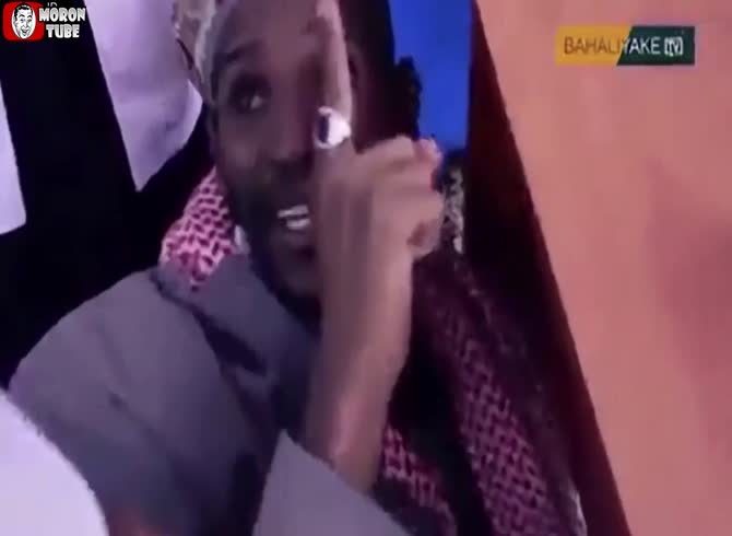 Video :The world's most hilarious temperature check